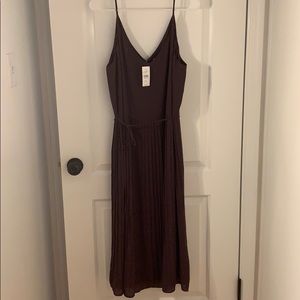 Loft Outlet pleated plum dress NWT